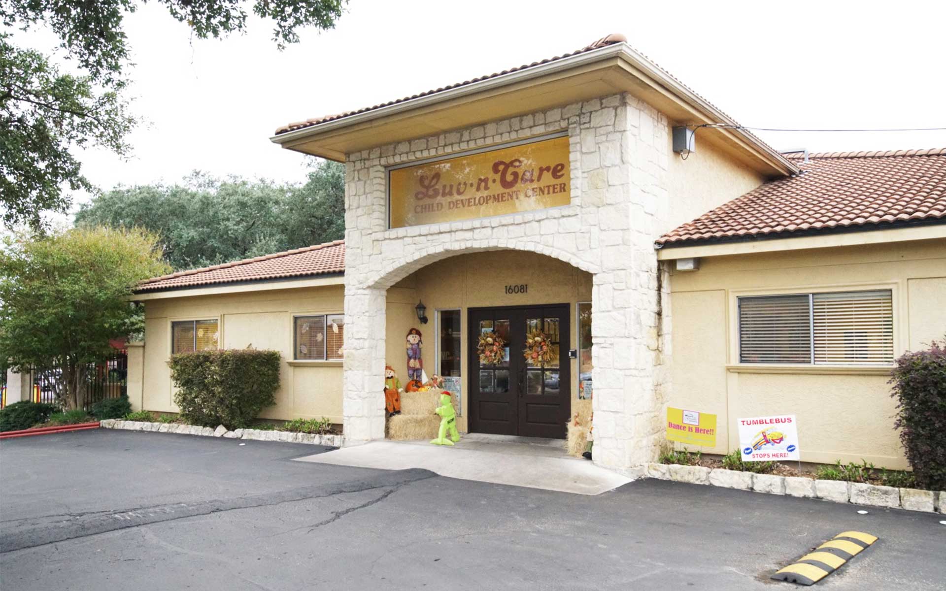 luv n care on henderson pass front building