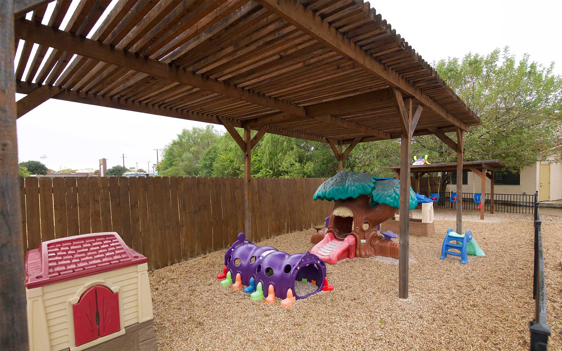 exterior grissom luv n care daycare